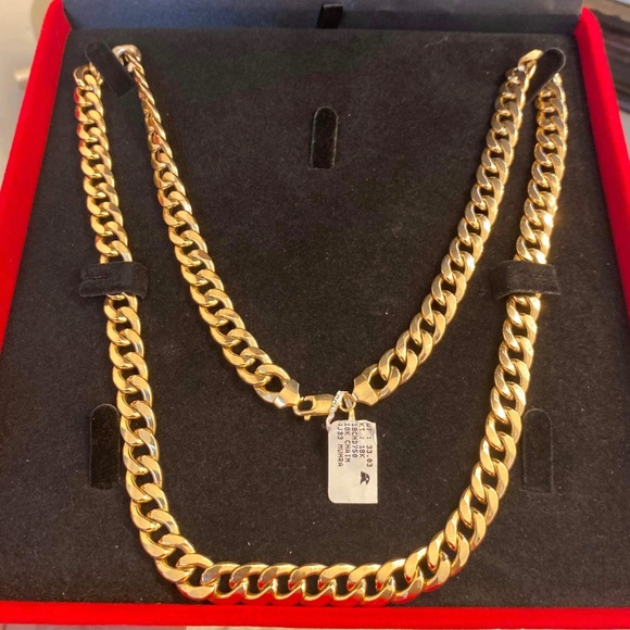 22” 18k Gold 33.03 gram Cuban Link Chain from Dubai - Picture 1 of 3